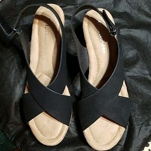 Black comfortable wedges